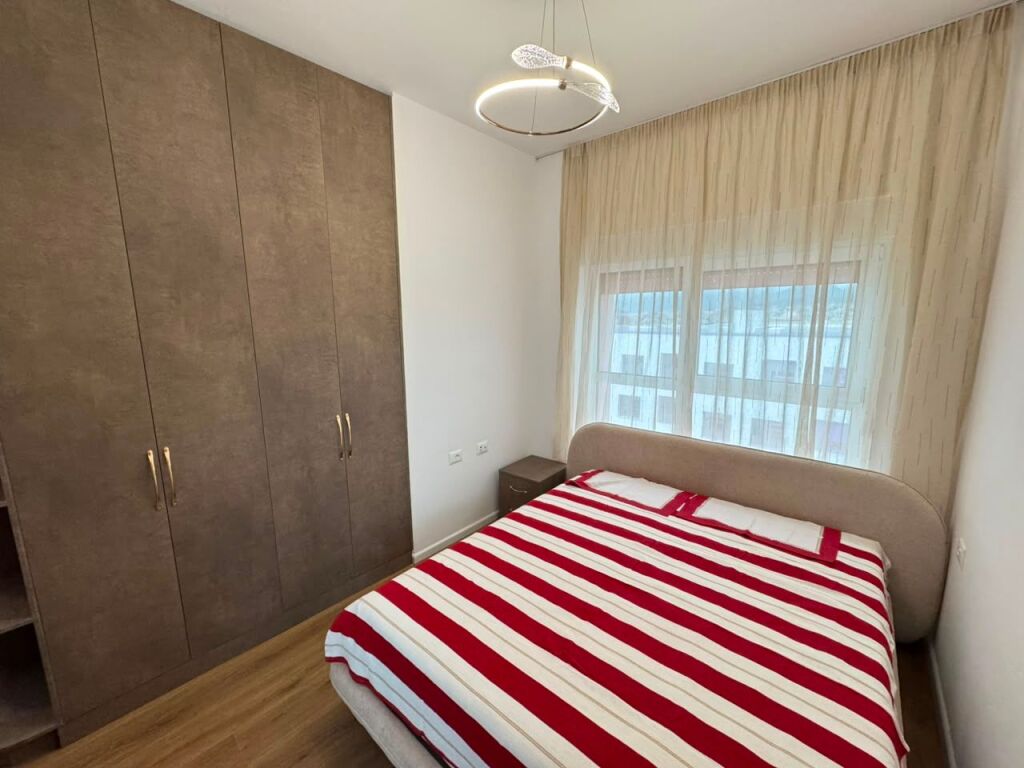 🏡 Jepet me qera Apartament 2+1 📍 Ali Demi, Kompleksi Kadiu💰 50.000 lekë/muaj