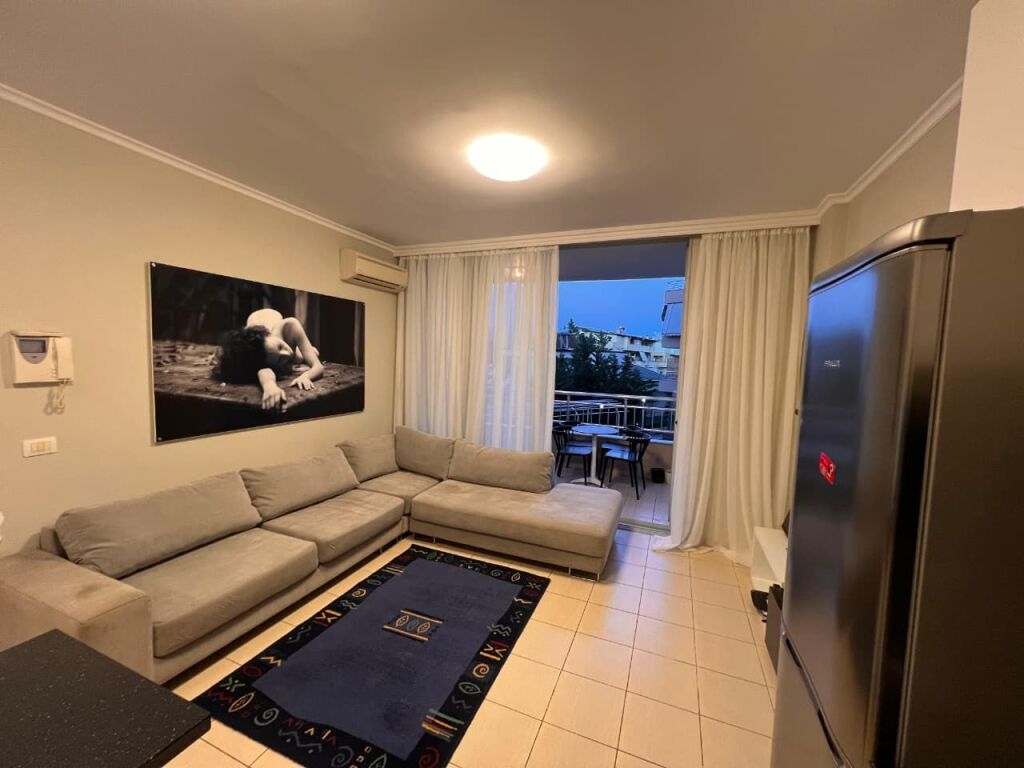 Me Qera: Super Apartament 1+1 + Ballkon + P.Parkimi || (📍Liqeni Artificial - Afër Kopshtit Zologjik), Pllt I Ri Me Ashensor, me Oborr | 800 Euro/Muaj