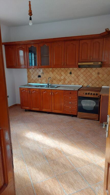 Affitto | Shtëpi private 2 + 1 | Allias | 450 €/mese