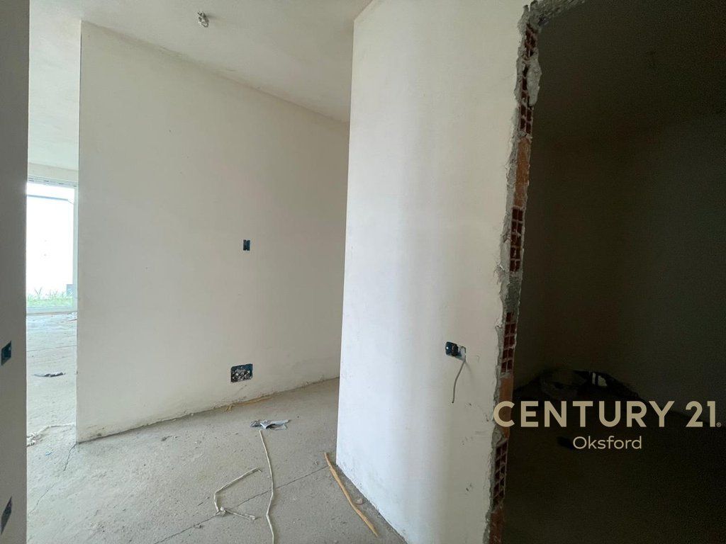 APARTMENT 3+1+2 WITH YARD FOR SALE NEAR FARKA LAKE