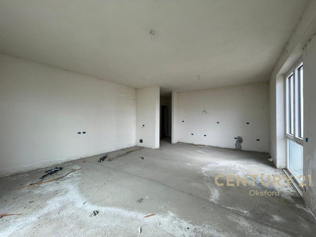 APARTMENT 3+1+2 WITH YARD FOR SALE NEAR FARKA LAKE