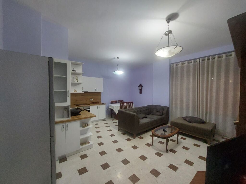 Jepet Me Qera Apartament 3+1+1 Ballkon