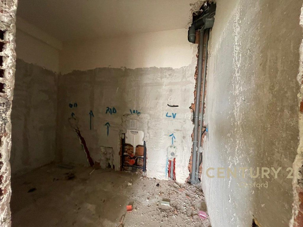 APARTMENT 3+1+2 WITH YARD FOR SALE NEAR FARKA LAKE