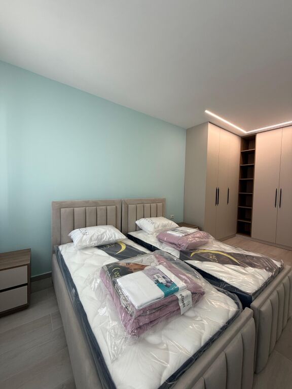Appartamento 2+1 disponibile vicino al lago secco con posto auto!