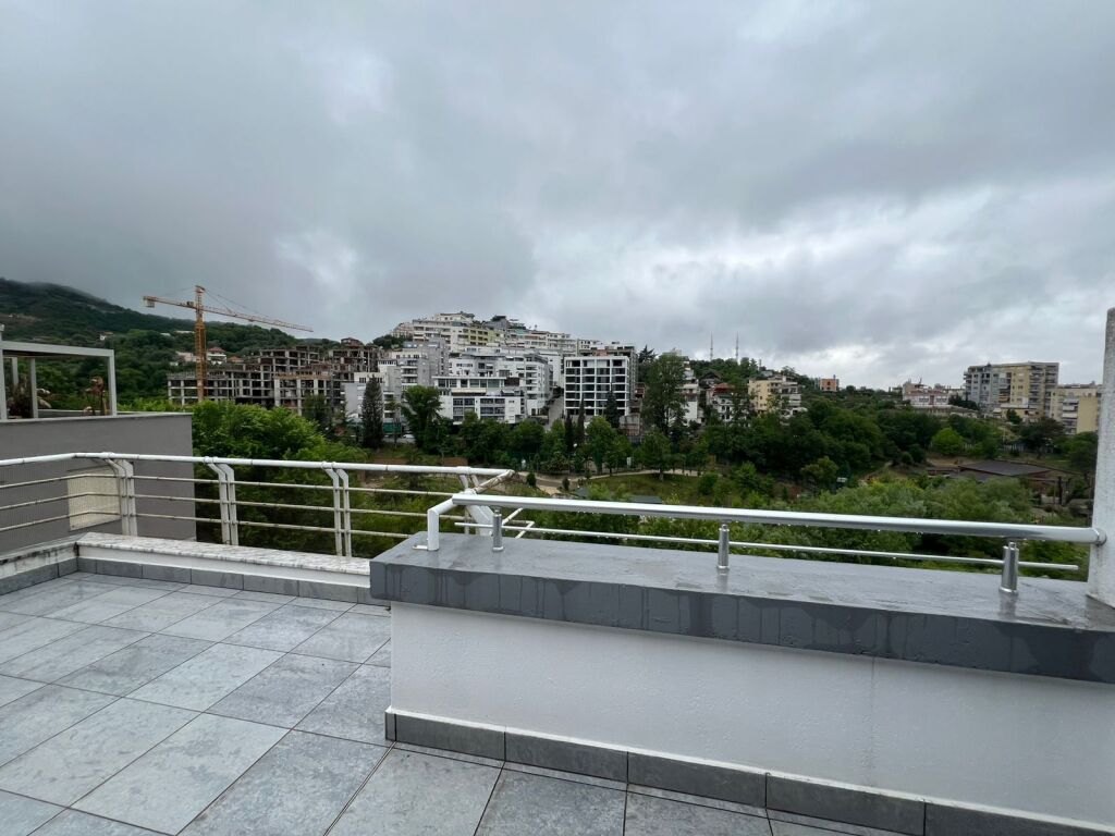APARTAMENT 1+1 ME QERA, PRANE KOPSHTIT ZOOLOGJIK