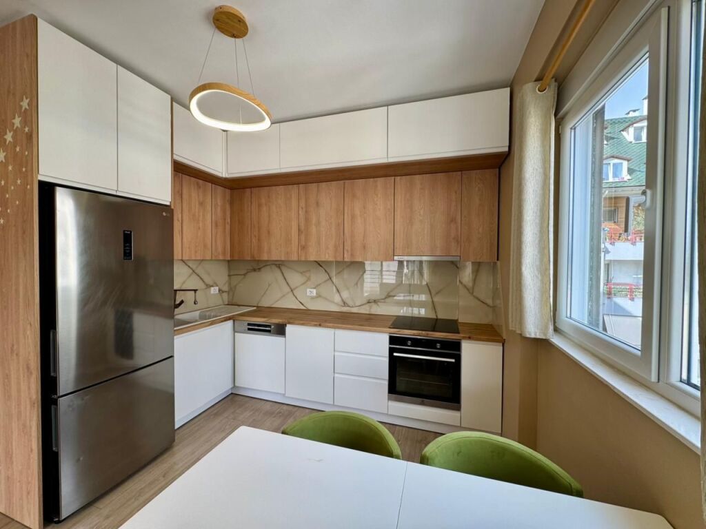 Shitet apartament modern 2+1+2 me ballkon tek FZ, Liqeni i Thate