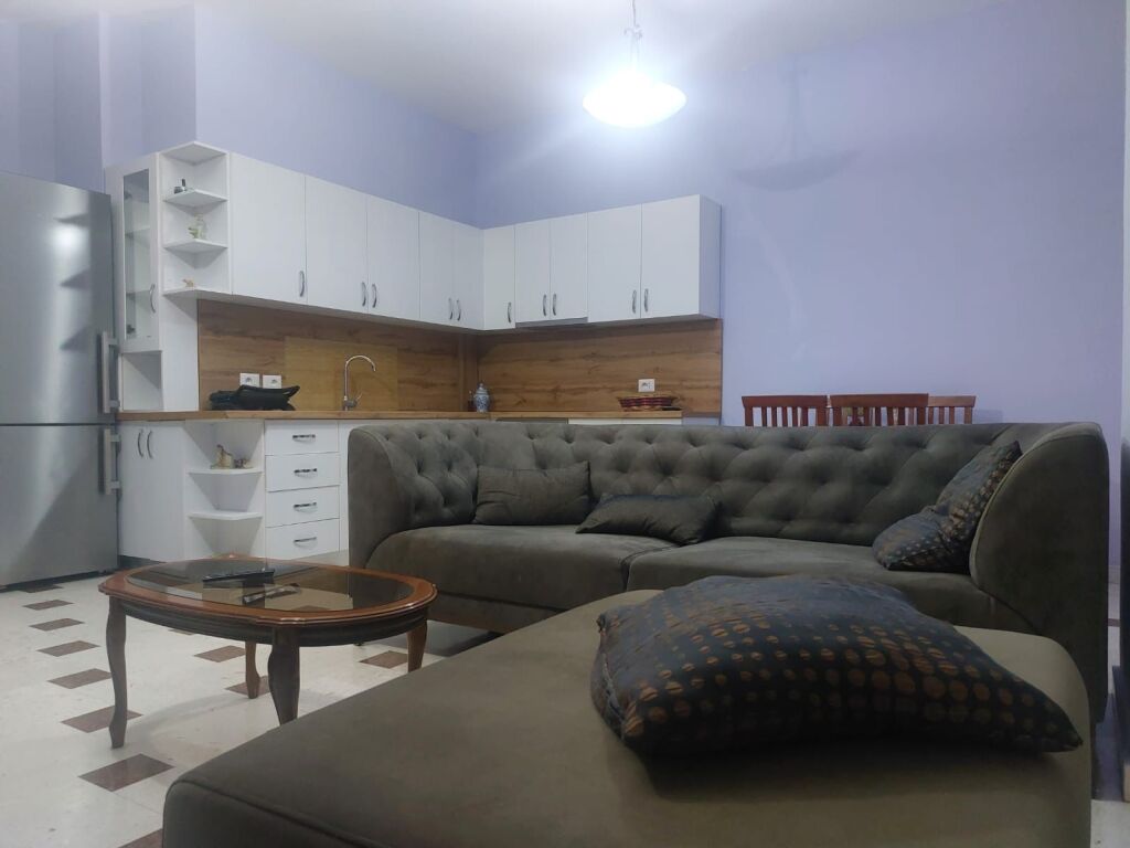 Jepet Me Qera Apartament 3+1+1 Ballkon