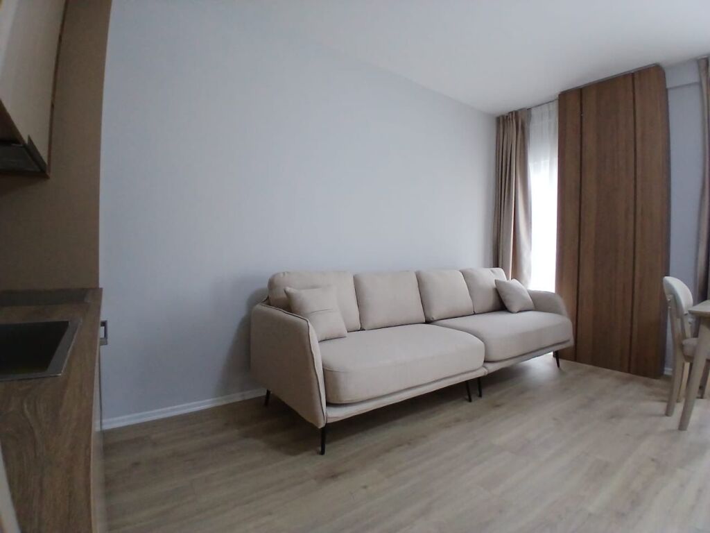 Jepet Me Qera Apartament 1+1+1 Ballkon