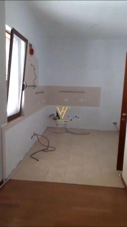 FOR SALE APARTMENT 2+1+2+2 BLK IN FIER, NEIGHBORHOOD 11 JANARI 200,000 EURO