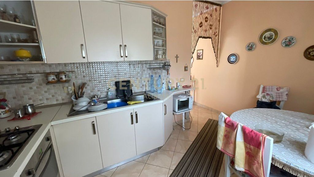 SHITET APARTAMENT 2+1+2T+2B DHE DEPO NE VOLLGA, DURRES!