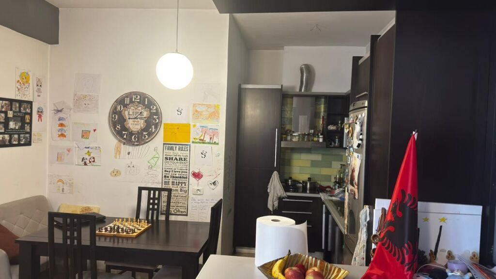 Apartament - Për Shitje - Rruga e Kavajës, Tiranë