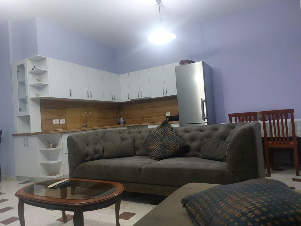 Jepet Me Qera Apartament 3+1+1 Ballkon