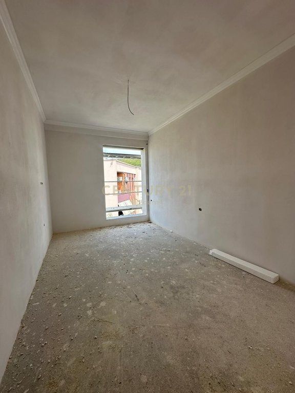Apartment 2+1+2+parking space with sea view for sale at Gjiri i Lalzit !