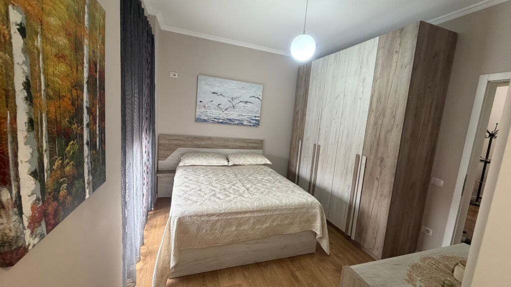 Apartament per shitje. Zone Elitare ne Tirane, perballe Parkut Olimpik, prane Liqenit Artificial