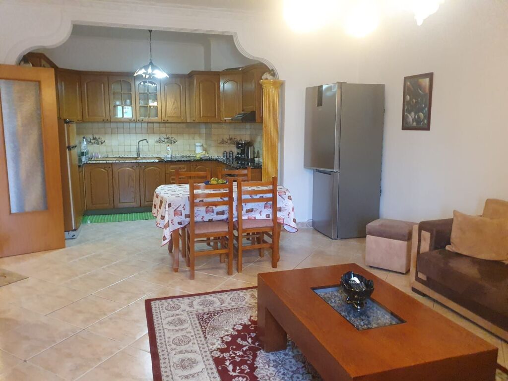 Jepet me qera apartament  2+1+2  ne Ish blllok
