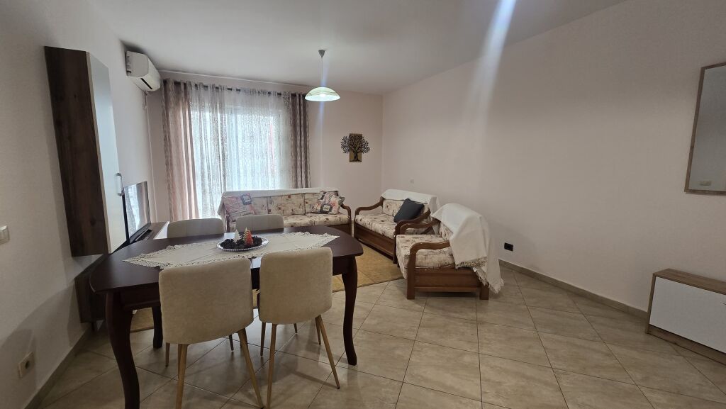 🏡 Jepet me qira apartament 2+1+2 📍mbrapa Qendrës Globe