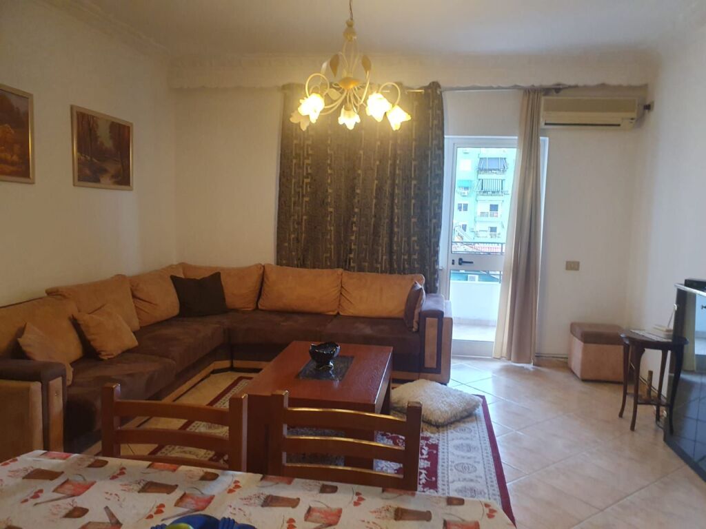 Jepet me qera apartament  2+1+2  ne Ish blllok