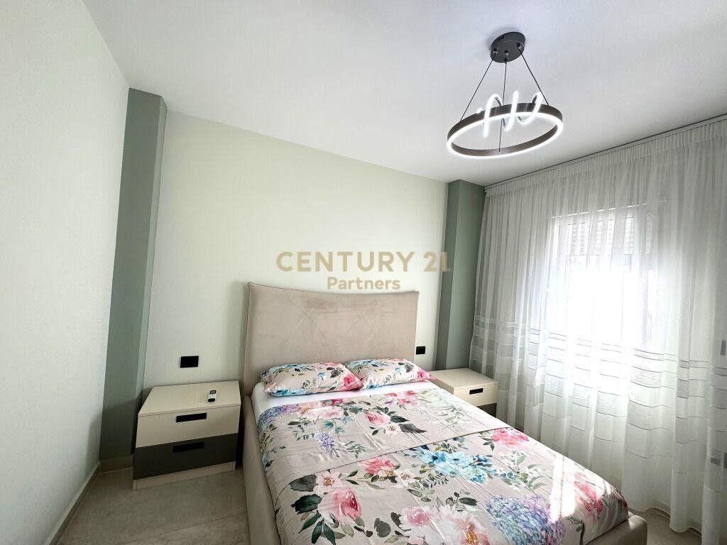 JAPIM ME QIRA APARTAMENT 2+1+POST PARKIMI NE UNAZE TE RE !!