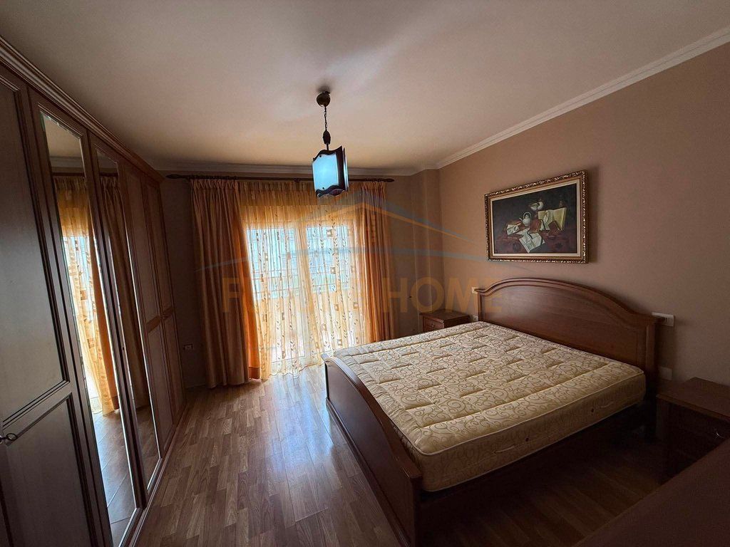 Affitto, Appartamento 1+1, Piazza Willson, Tirana 600 €