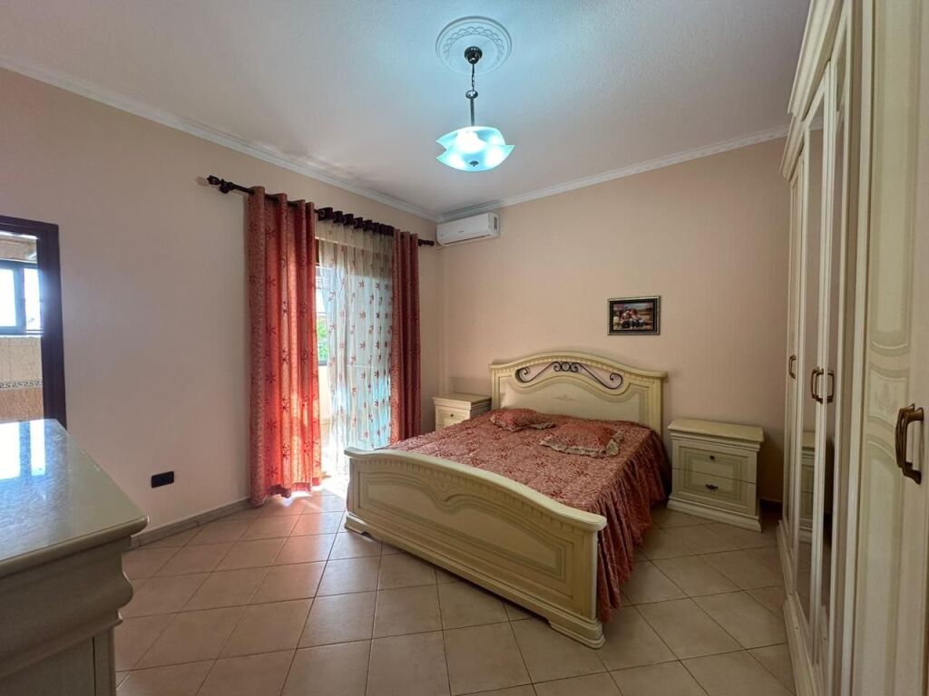 Piano villa in affitto a Allias (2+1)