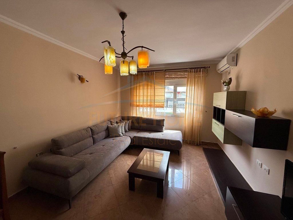 Affitto, Appartamento 1+1, Piazza Willson, Tirana 600 €