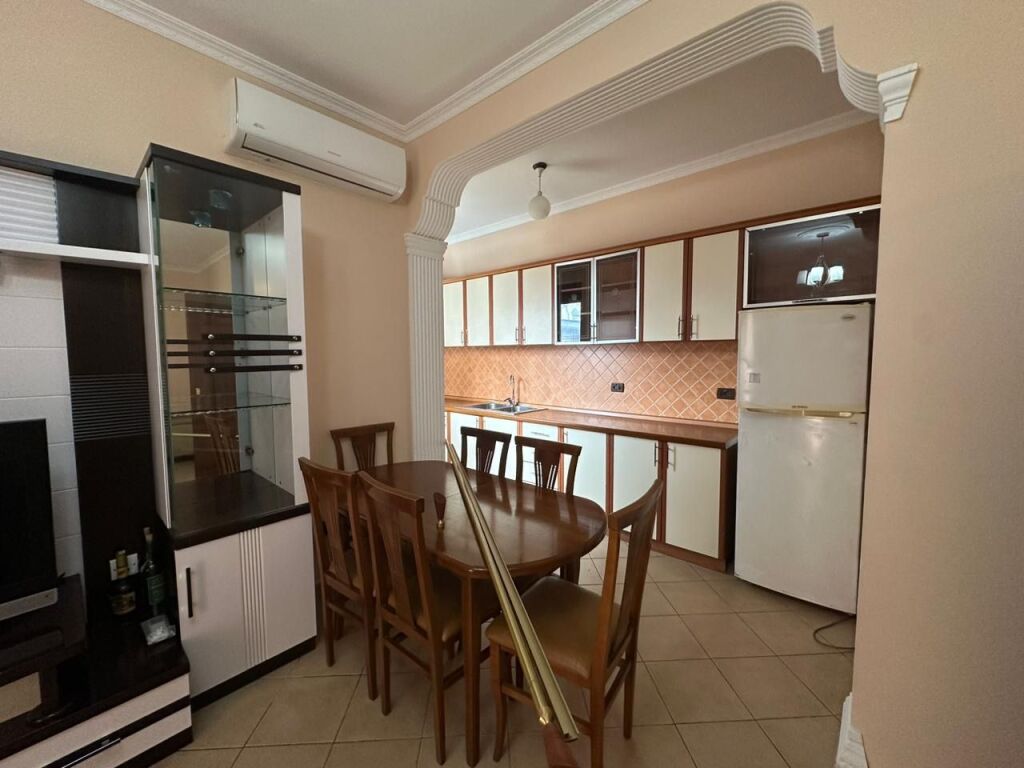 Piano villa in affitto a Allias (2+1)