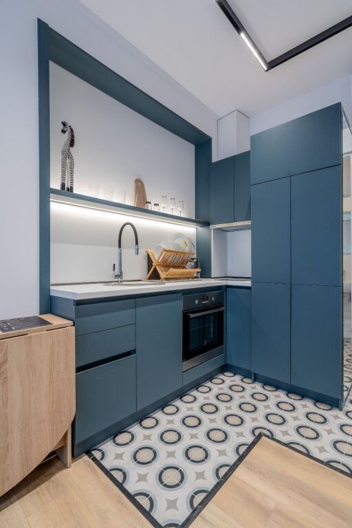 SHITET APARTAMENT 1+1 I MOBILUAR – I NDARË NË 2 GARSONIERE