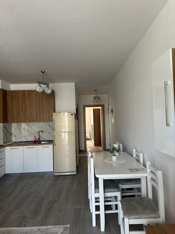 In affitto 1+1 Via 5 Maji 42.000 leke
