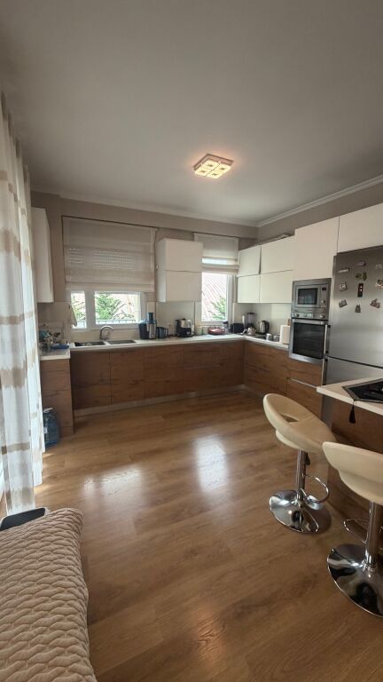 Apartament per shitje. Zone Elitare ne Tirane, perballe Parkut Olimpik, prane Liqenit Artificial
