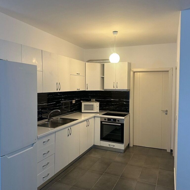 🏡 Jepet me Qira Apartament 1+1 – Kompleksi Tom Doshi, Shkozë ✨