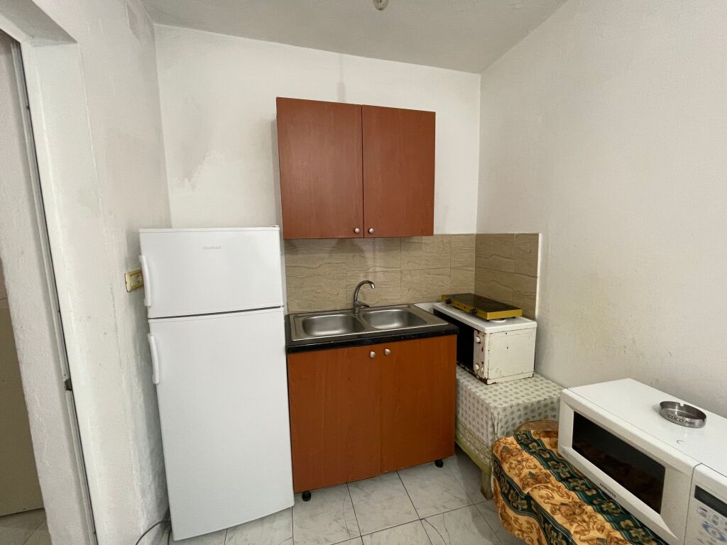 Entrance 1+1 for rent, Jordan Misja
