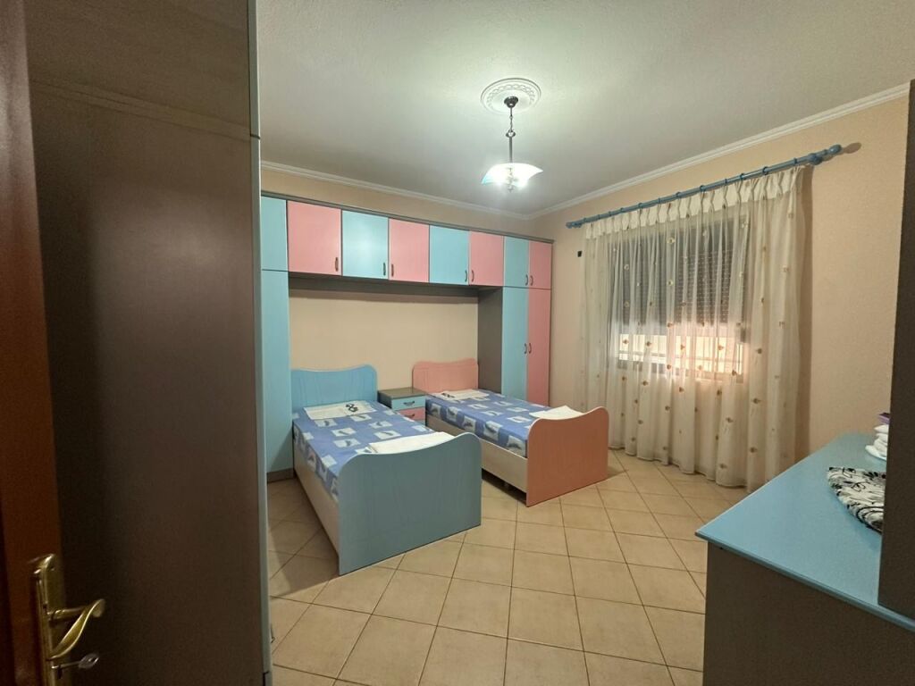 Piano villa in affitto a Allias (2+1)