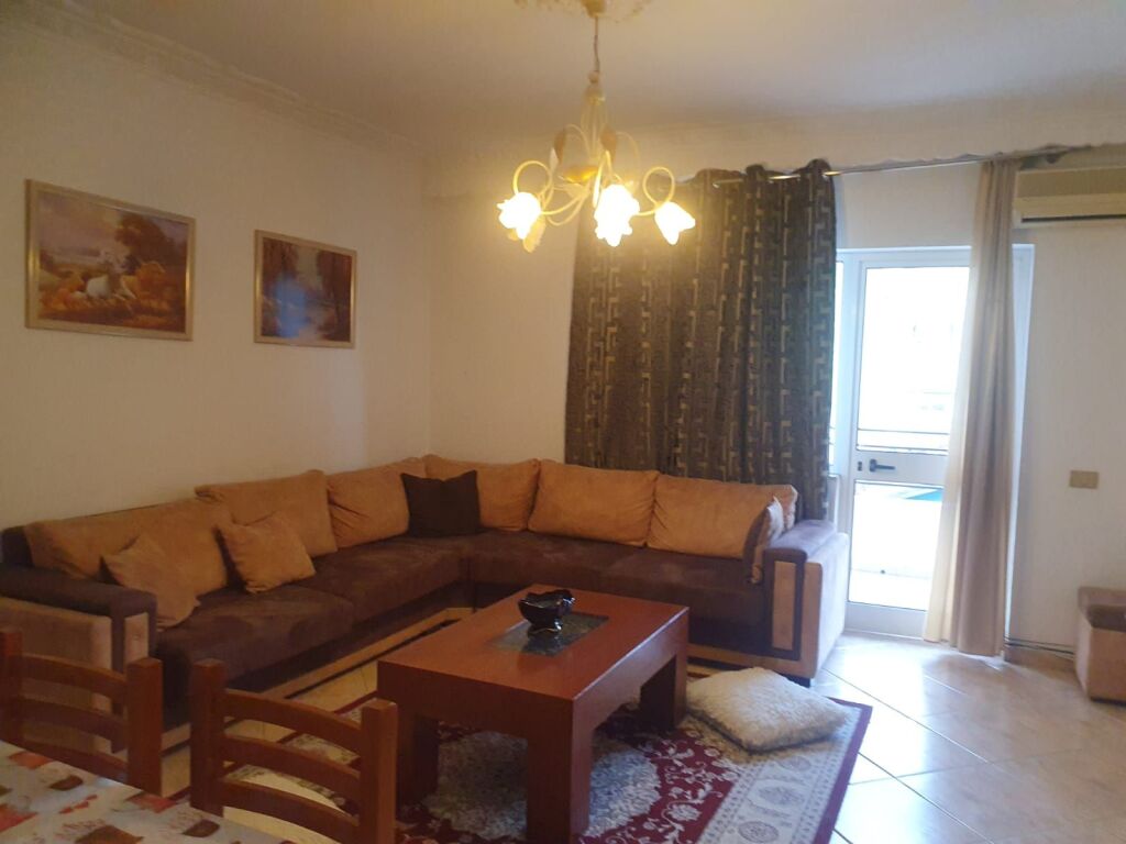 Jepet me qera apartament  2+1+2  ne Ish blllok