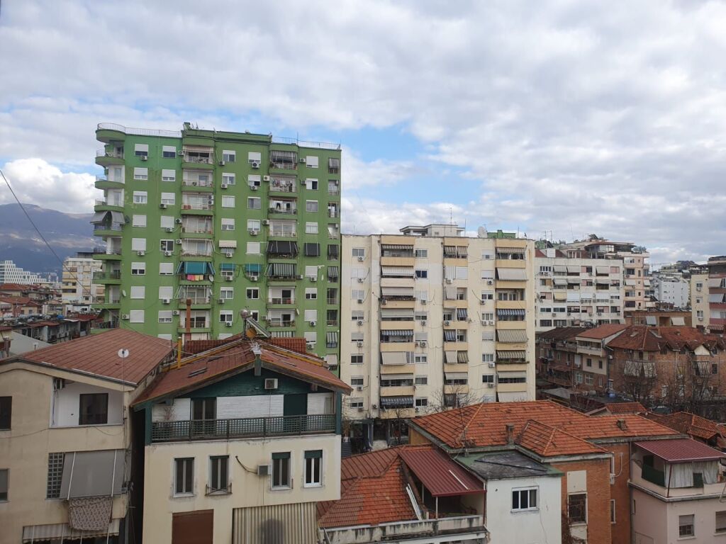 Jepet me qera apartament  2+1+2  ne Ish blllok