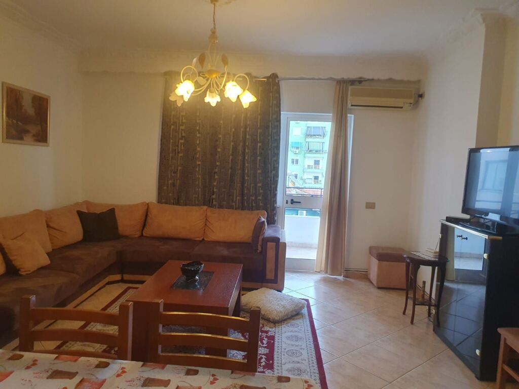 Jepet me qera apartament  2+1+2  ne Ish blllok