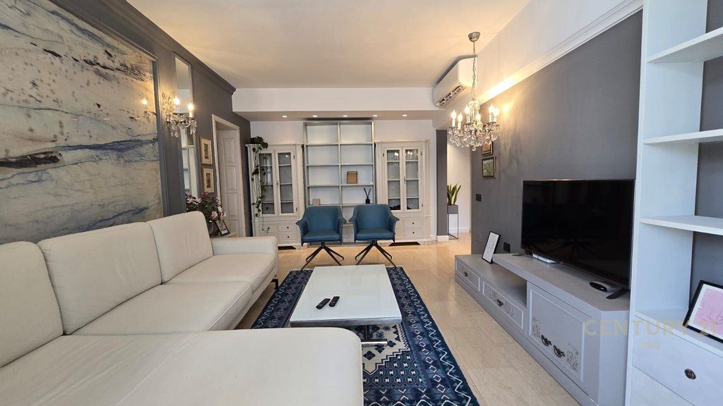 Apartament 3+1 Me Qira në Rruga e Durresit, Tiranë !!