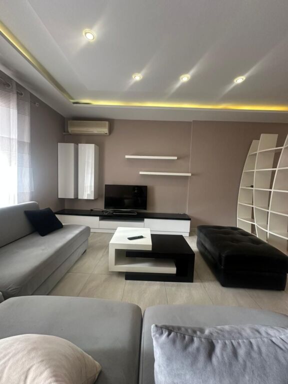 Jepet me qira apartament 2+1+2