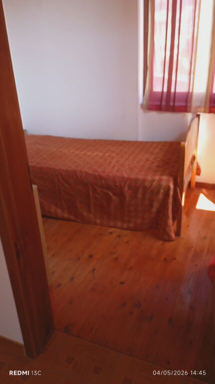 🏠Kodra e Priftit,,jepet me qera kati i 4-et i nje vile,2+1,i mobiluar.45,000Leke