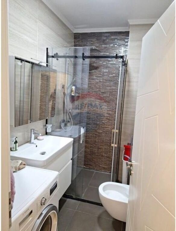 Apartament 2+1+2 me qera Pazari Ri