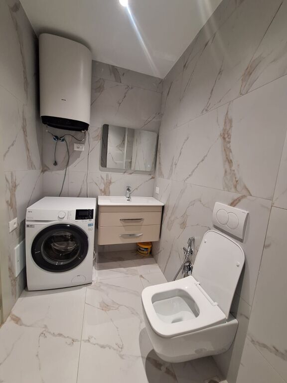 Shitet Apartament 2+1+1 te Liqeni i Thatë