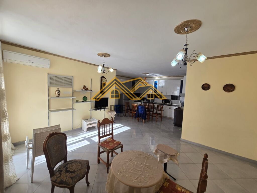 JEPET APARTAMENT 2+1+2 ME QIRA PRANE KAZAZIT
