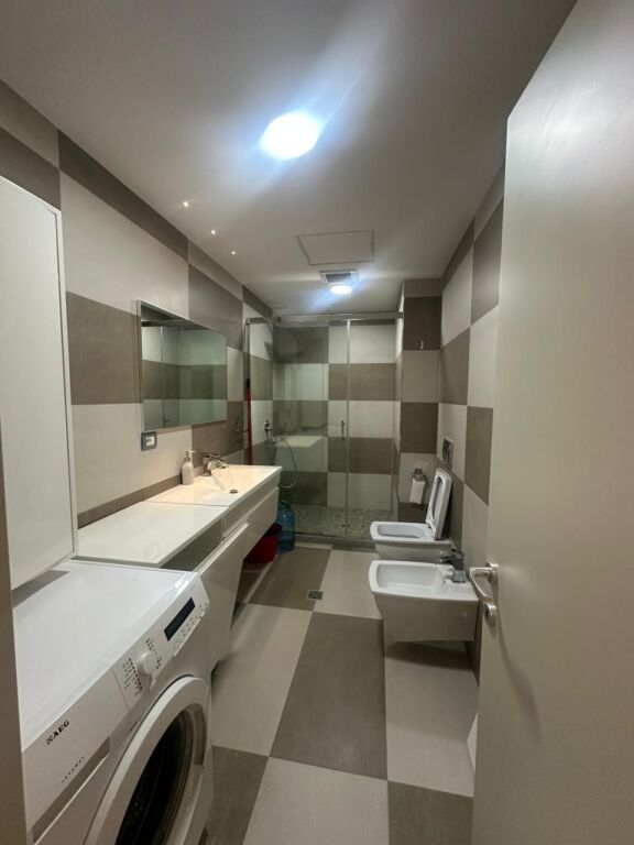 Jepet me qira apartament 2+1+2