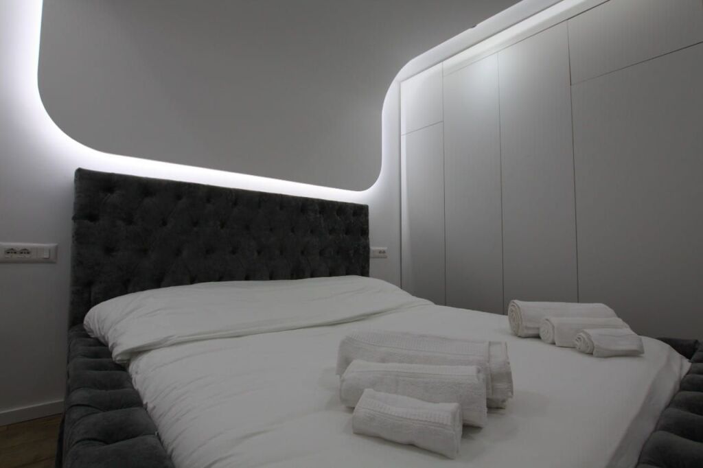 Studio Apartment for Rent at 21 Dhjetori (ID BG139) Tirana