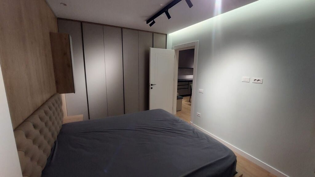 Apartment 1+1 for rent at Komuna e Parisit!