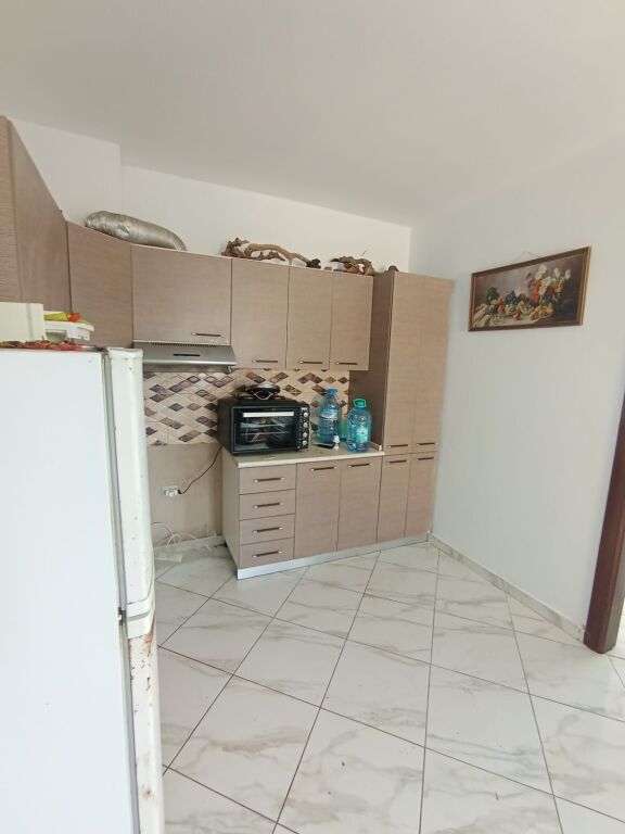 For sale, Apartment 1+1, At Shkëmbi i Kavajës, Above the Rails
