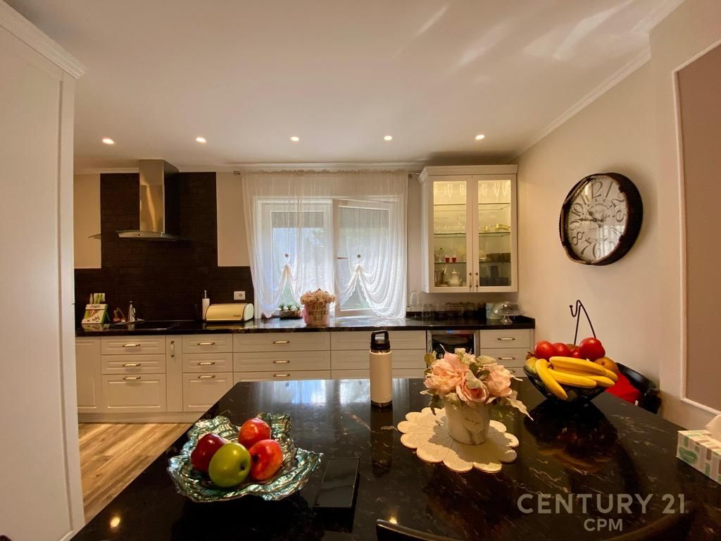 SUPER APARTAMENT LUKSOZ ME QIRA 2+1+2 +POST PARKIMI NE RESIDENCEN SUNRISE PRANE TEG 1,500 € /Muaj Sip. Totale  110m2