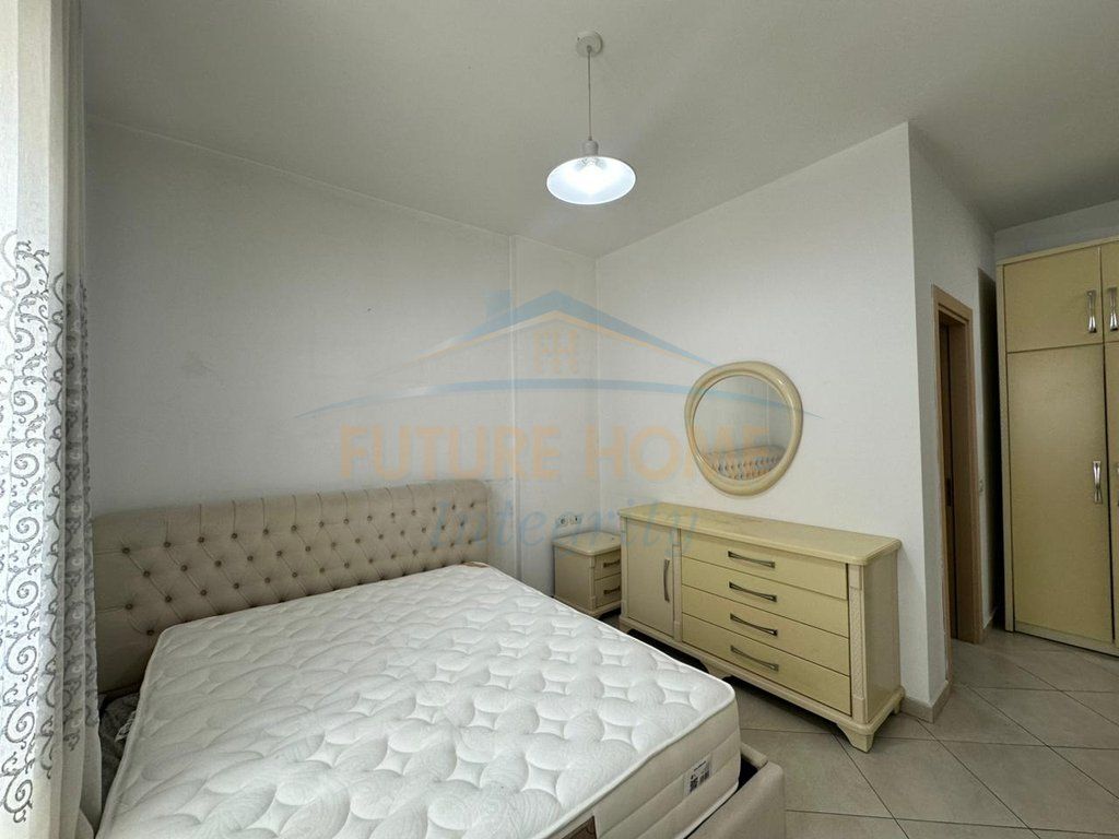 Rent, Apartment 2+1+2+Parking Space, Paris Commune, Tirana. 750 €
