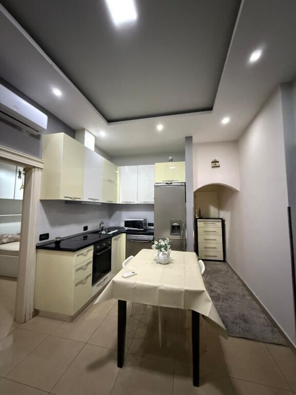 1+1, 3rd floor villa, near the electric market close to kompl grand, 500 thousand leke