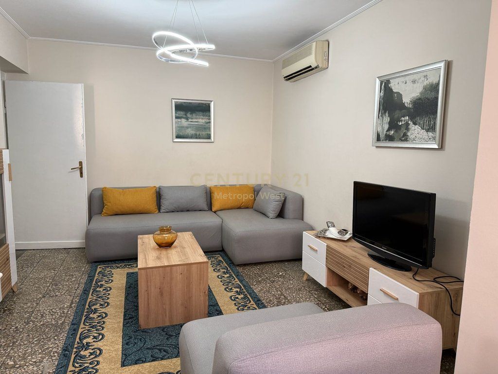 Shkolla e Baletit, apartament 1+1 me qira