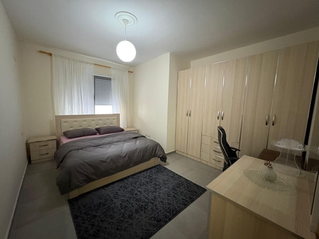Jepet me qira apartament 1+1 pranë "Foto Durresi" – Durrës